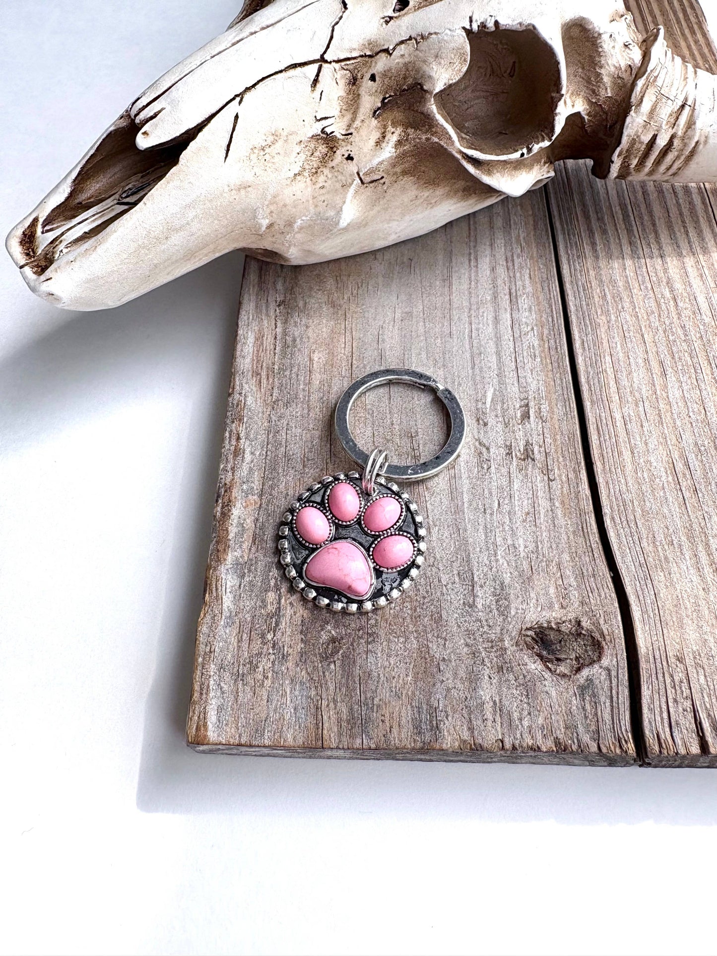 Dog Paw Stone Round Metal Pendant Keychain: Turquoise