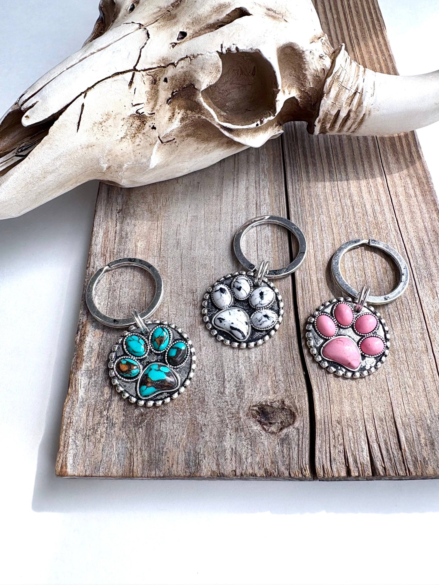 Dog Paw Stone Round Metal Pendant Keychain: Turquoise