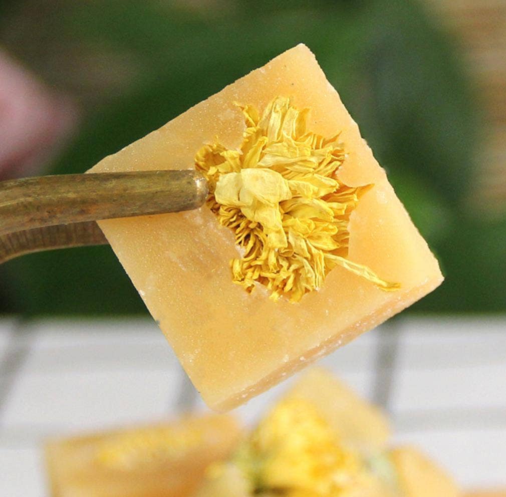 Gourmet Honey Sugar Cubes with flowers and fruit: Fig